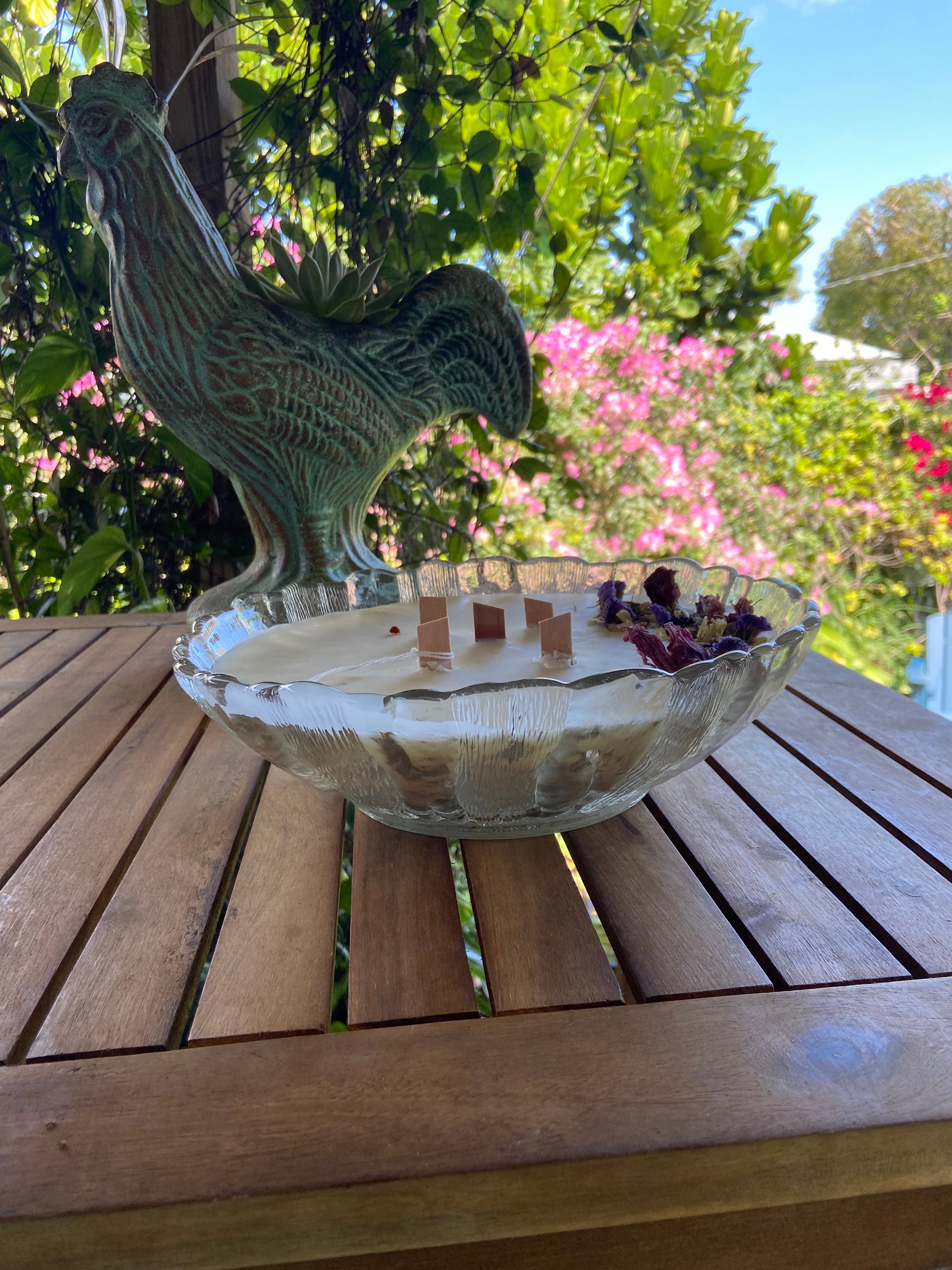 Vintage Arcoroc Glass Fleur Lettuce Bowl 40 oz candle