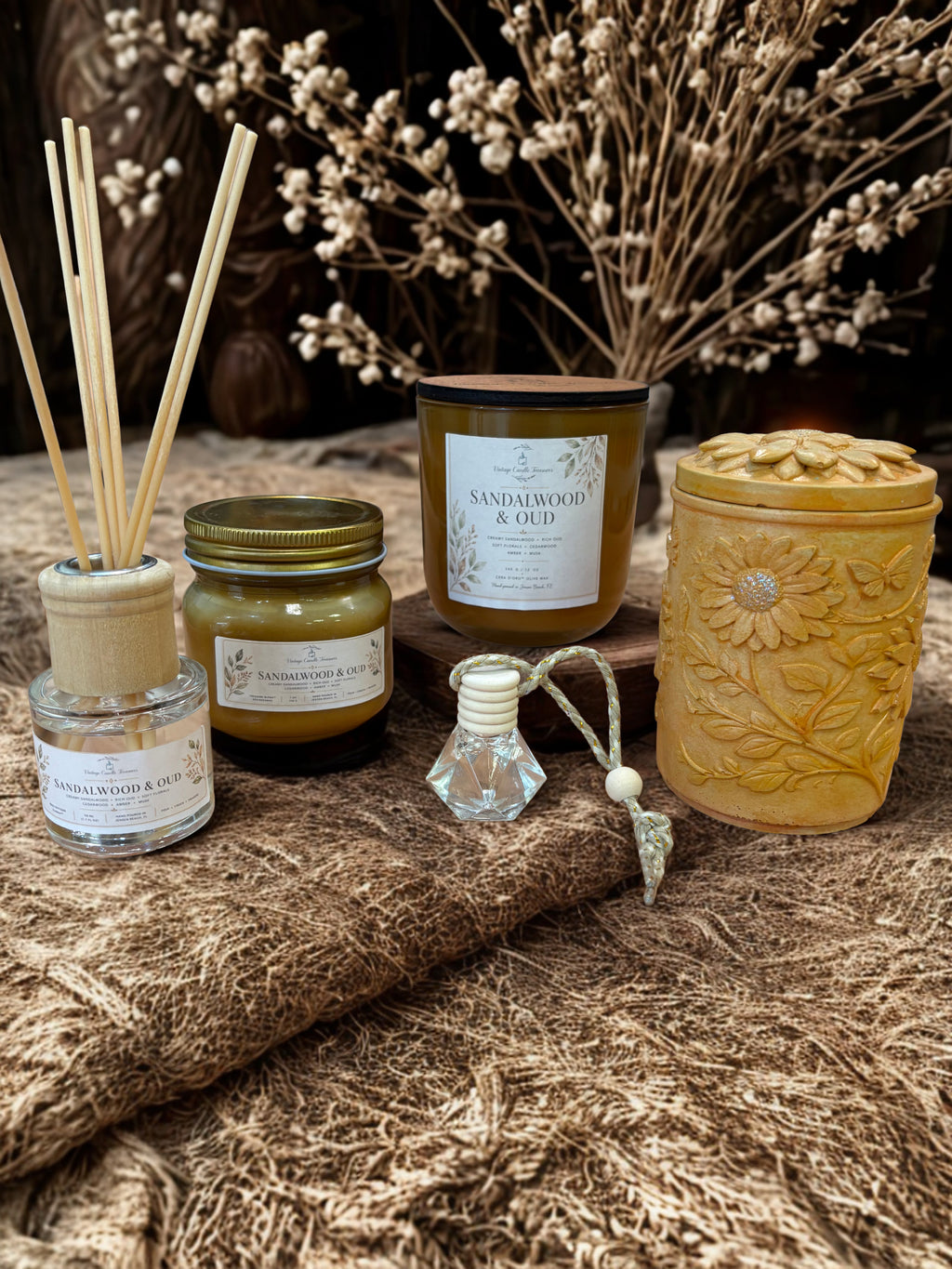 August Candle Society  - Sandalwood & Oud